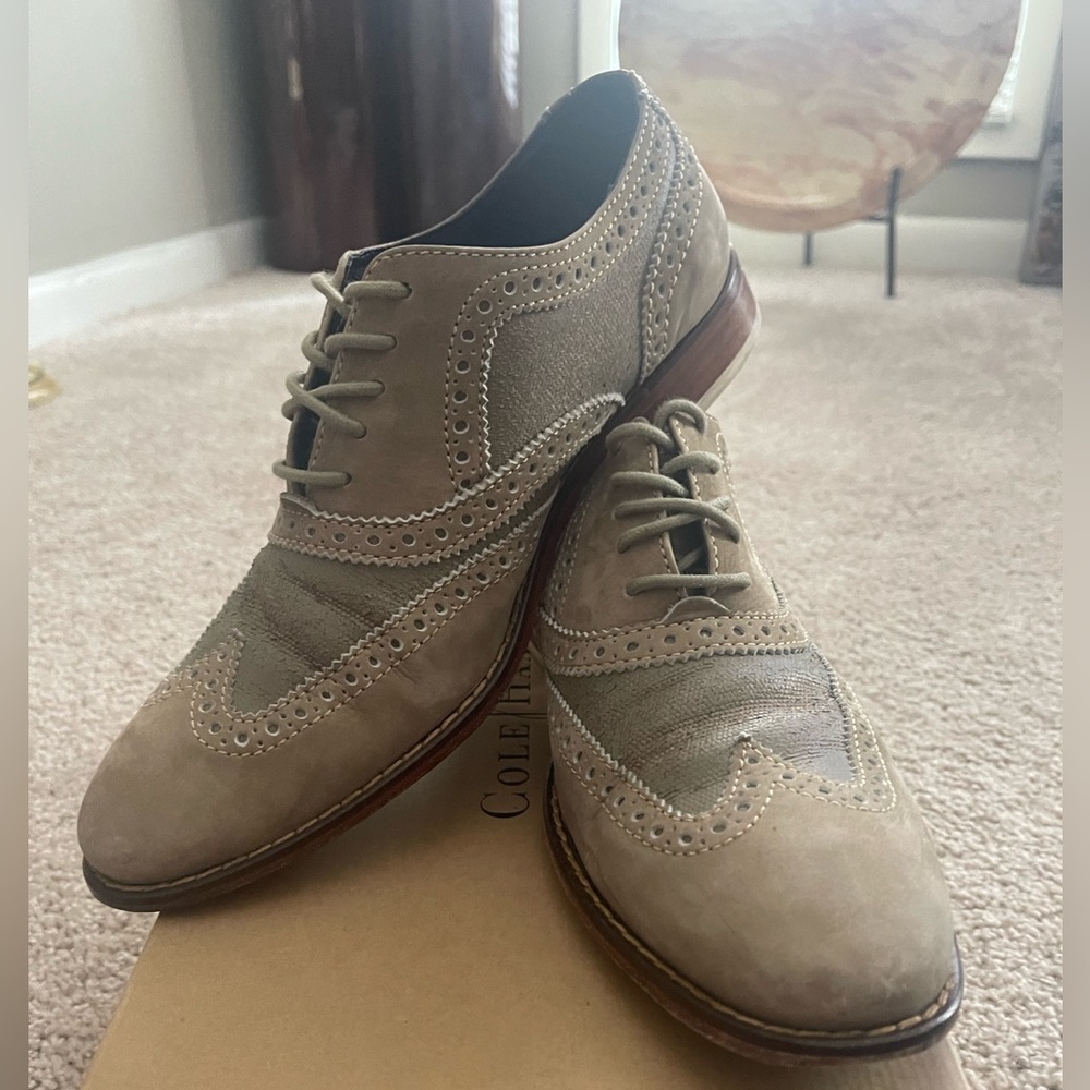 Cole Hann AIR COLTON CSUL WING. Khaki and white color